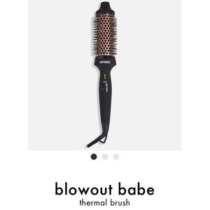 Amika Blowout Babe Thermal Brush